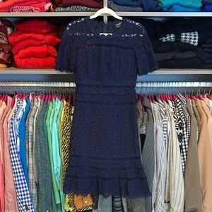 Bardot navy lace short sleeve back zipper closure lined dress size 4